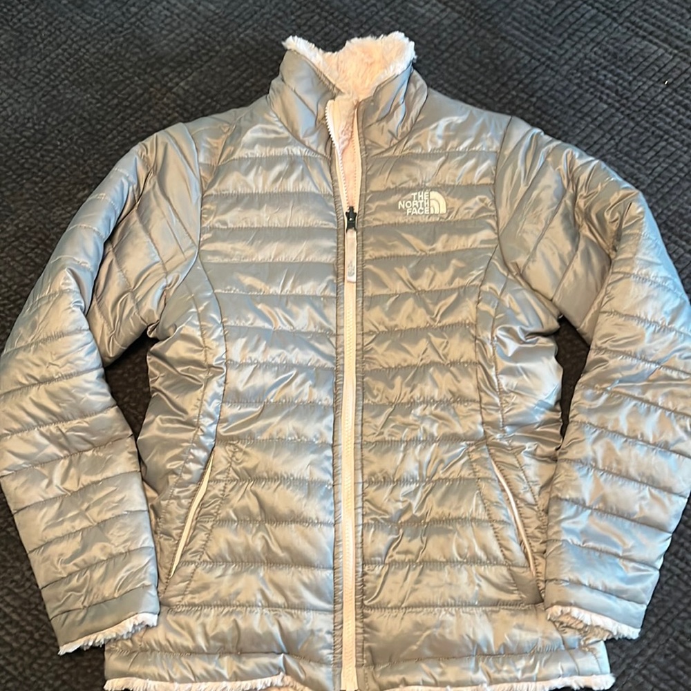 Reversible Girls North Face jacket. Silver and pink